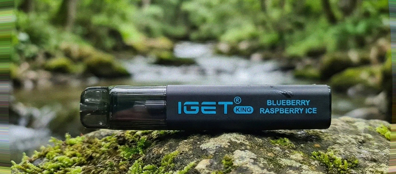 IGET ONE vape hiking, compact vape outdoor activity, durable vape pocketable, person using vape outdoors - IGET Vape Reviews – Vape Picks