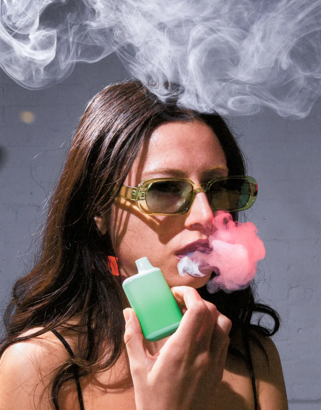 people vaping diverse vapes Sydney street, friends socialising beach cafe vapes Gold Coast, modern vs generic disposable vape comparison urban setting - Cute,