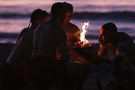 Bondi Beach sunset vaping, Melbourne BBQ vape, Australian lifestyle vape frustration - As dawn broke over Bondi, rising gum smoke marked the start of a ...