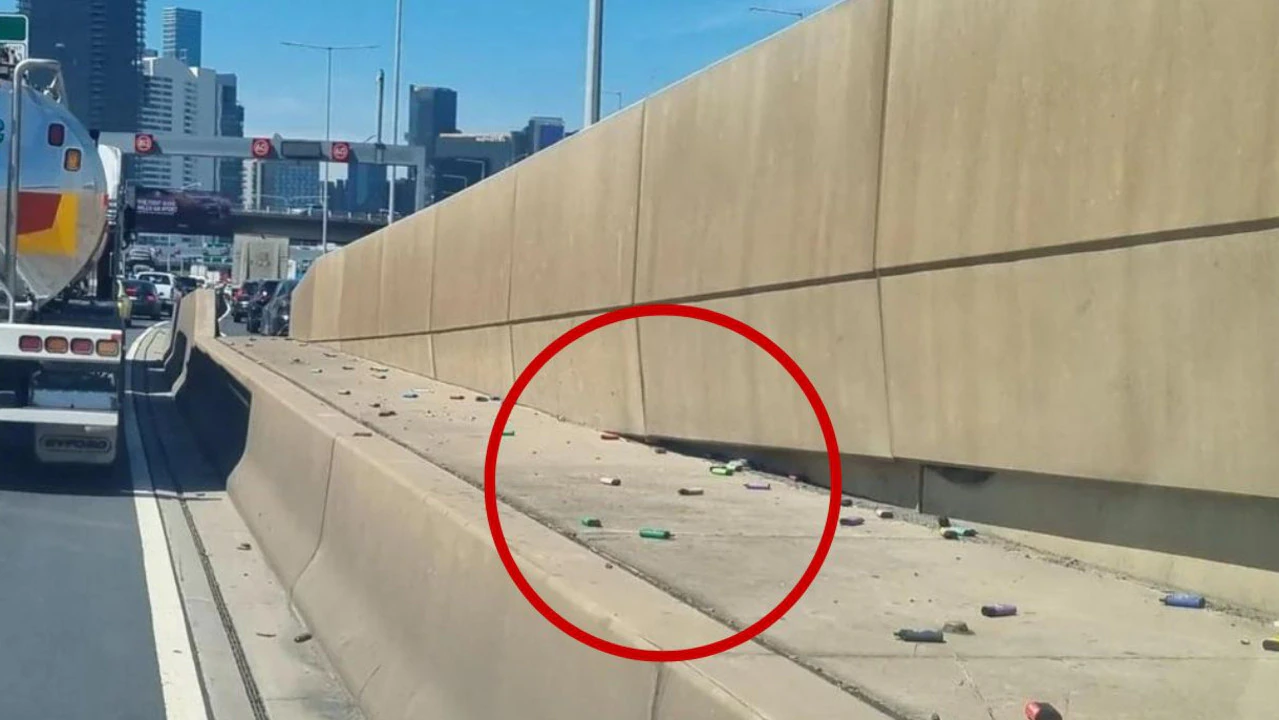 Melbourne nightlife vape frustration, friends vaping outdoor, dead disposable vape disappointment - Vapes Melbourne: Disposable vapes thrown onto Melbourne freeway ...