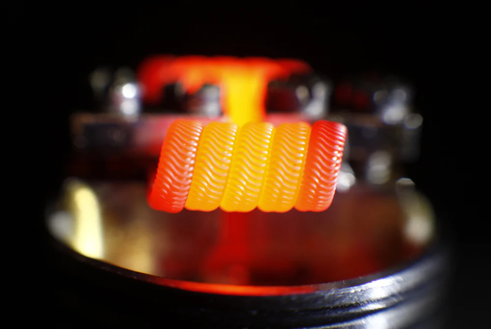 leaking disposable vape, burnt vape coil, broken vape frustration, faulty e-cigarette - how to fix a burnt coil in a disposable vape? — Vapesdirect